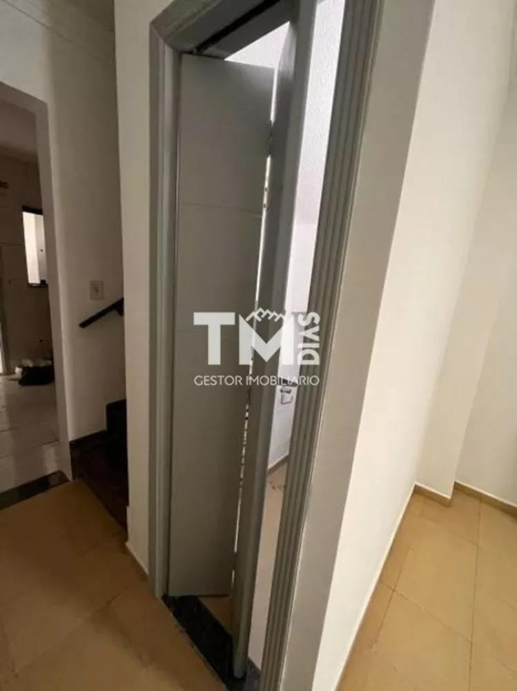 Sobrado à venda com 3 quartos, 100m² - Foto 3