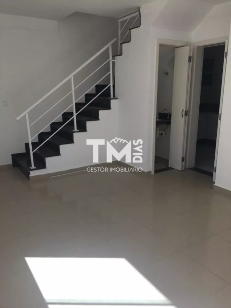 Casa de Condomínio à venda com 3 quartos, 84m² - Foto 2