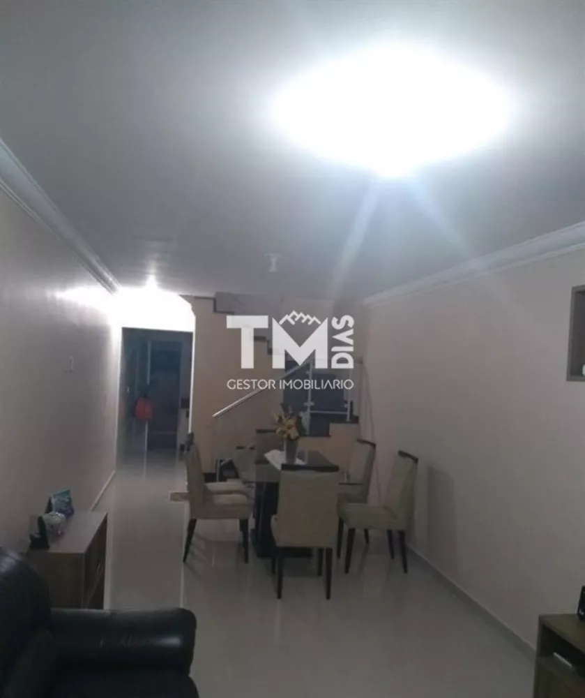 Sobrado à venda com 3 quartos, 83m² - Foto 1