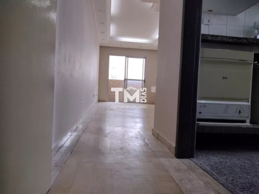 Apartamento à venda com 3 quartos, 71m² - Foto 2