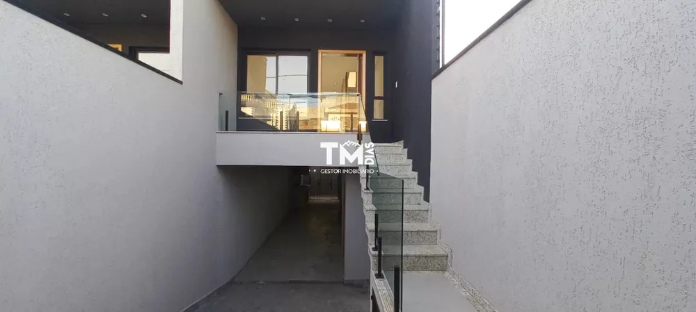 Sobrado à venda com 3 quartos, 140m² - Foto 1