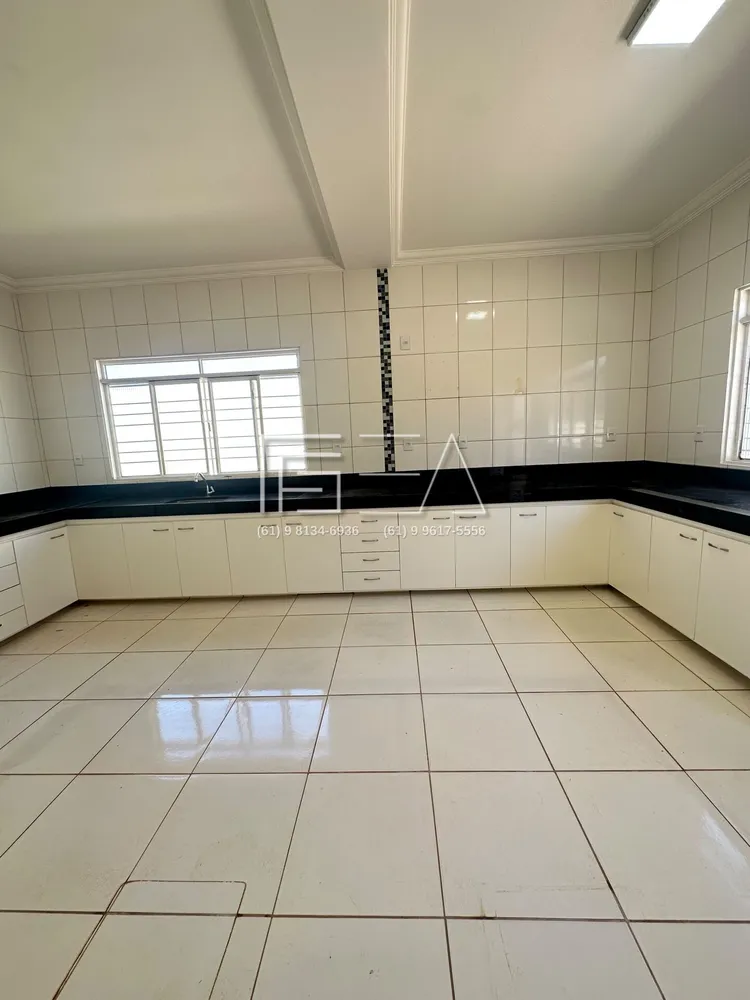 Casa, 4 quartos, 303 m² - Foto 1