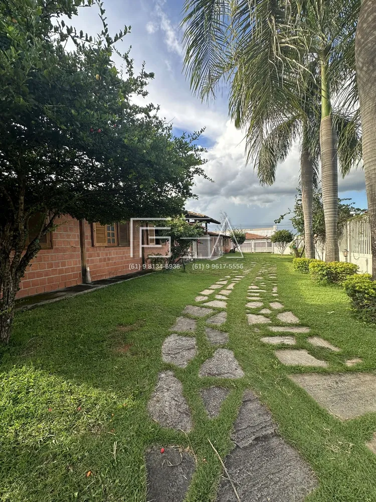 Casa, 4 quartos, 258 m² - Foto 1