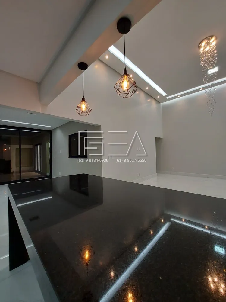 Casa, 3 quartos, 202 m² - Foto 4