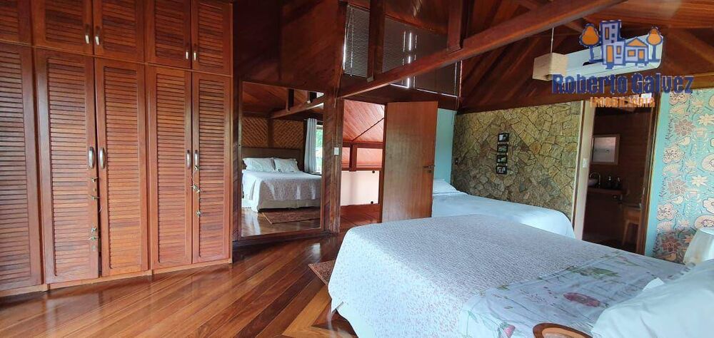Casa à venda com 3 quartos, 293m² - Foto 2