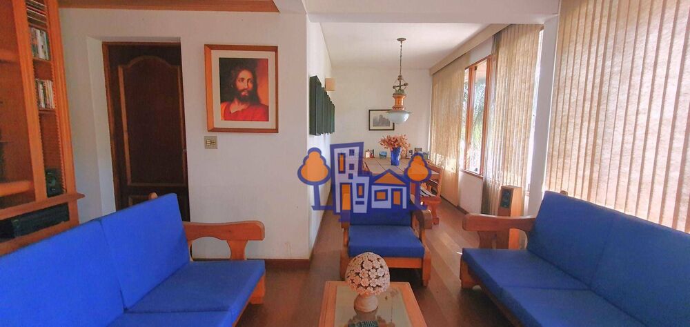 Casa à venda com 3 quartos, 234m² - Foto 2