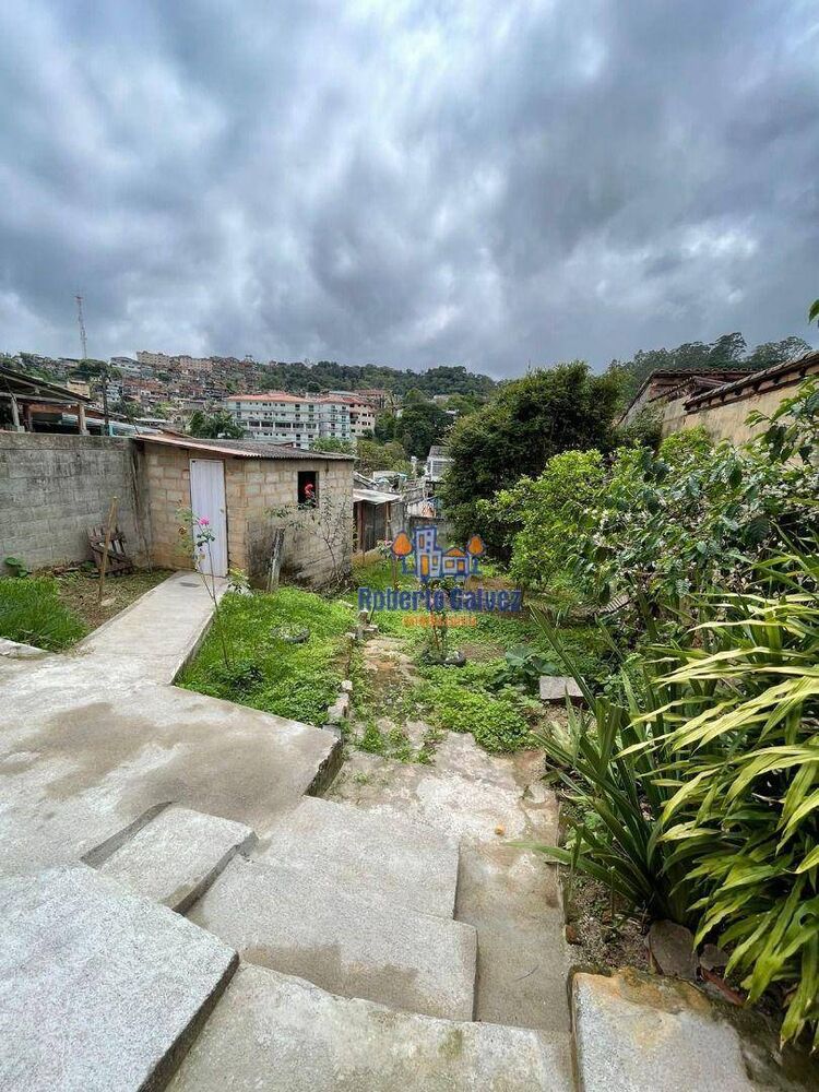 Casa à venda com 9 quartos, 251m² - Foto 2