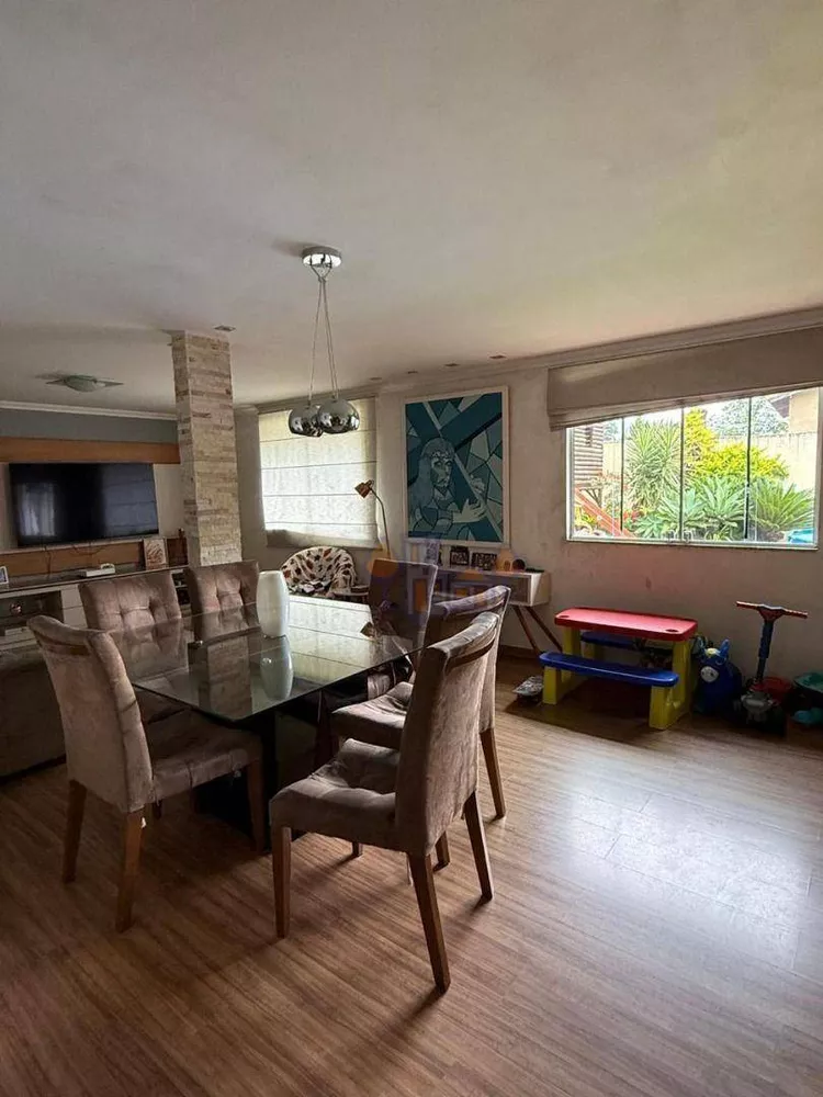 Casa, 3 quartos, 174 m² - Foto 1
