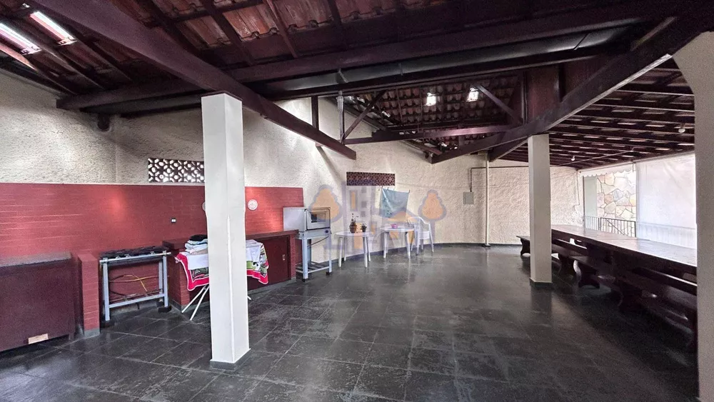 Casa, 4 quartos, 312 m² - Foto 2