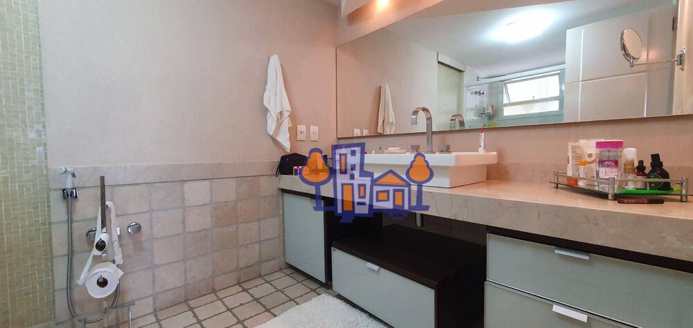 Casa à venda com 4 quartos, 385m² - Foto 2