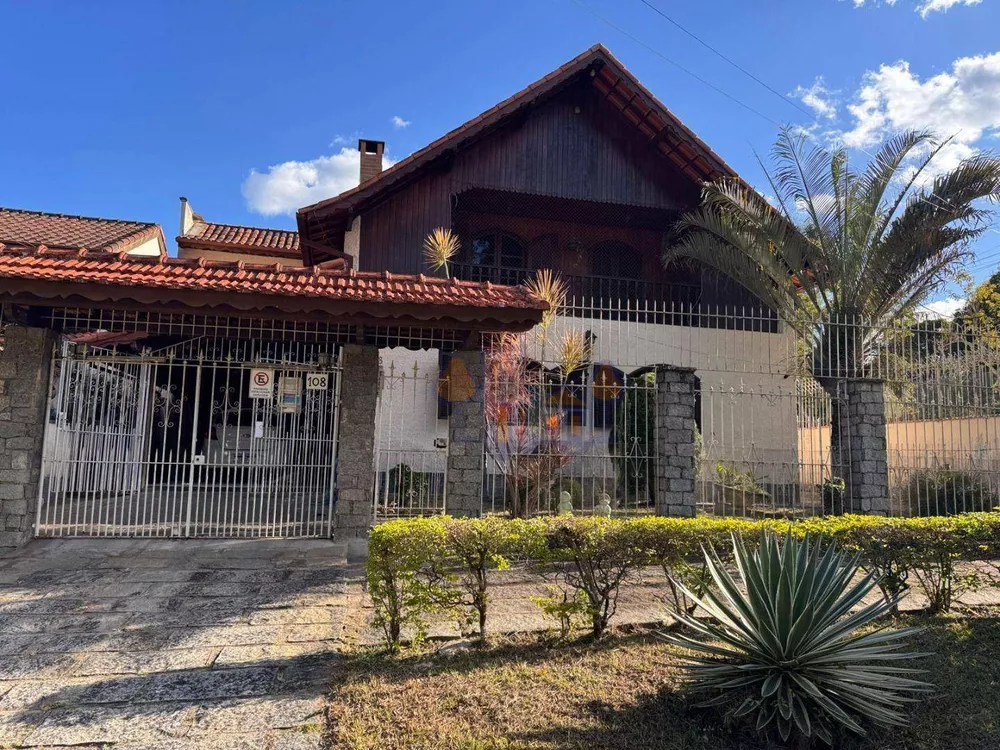Casa, 4 quartos, 290 m² - Foto 1