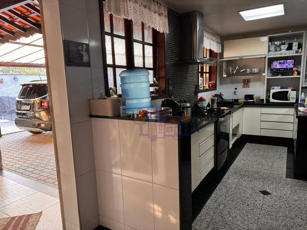 Casa, 4 quartos, 290 m² - Foto 2