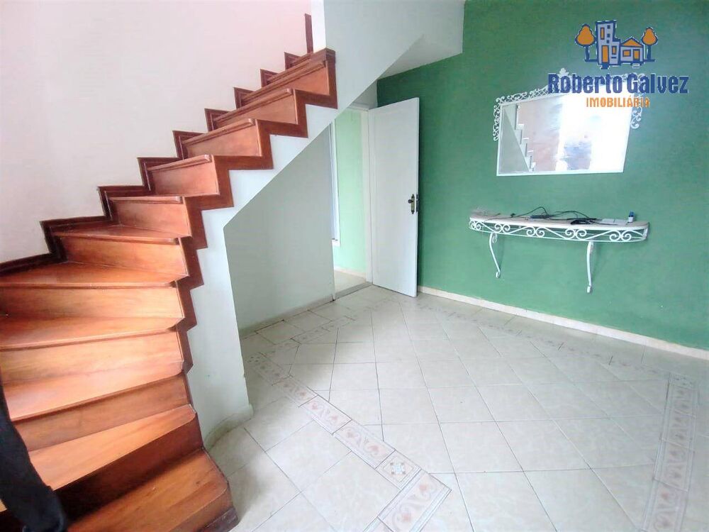 Casa à venda com 4 quartos, 191m² - Foto 1