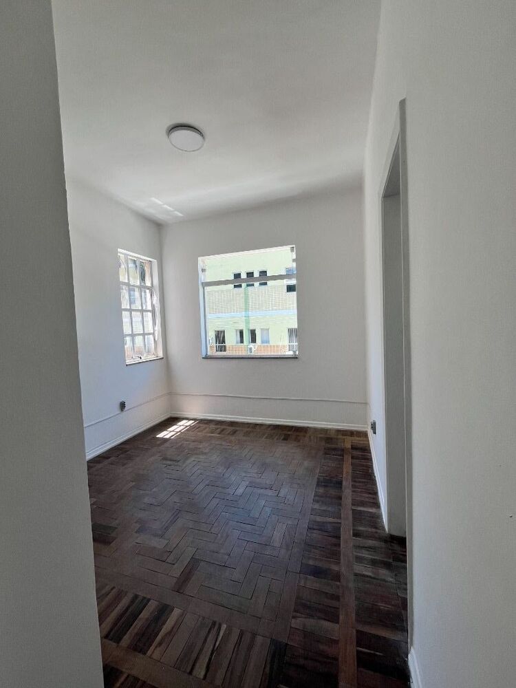 Apartamento para alugar com 3 quartos, 80m² - Foto 4