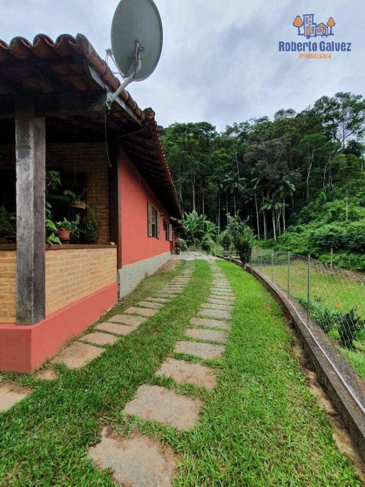 Sítio à venda com 2 quartos, 180m² - Foto 2
