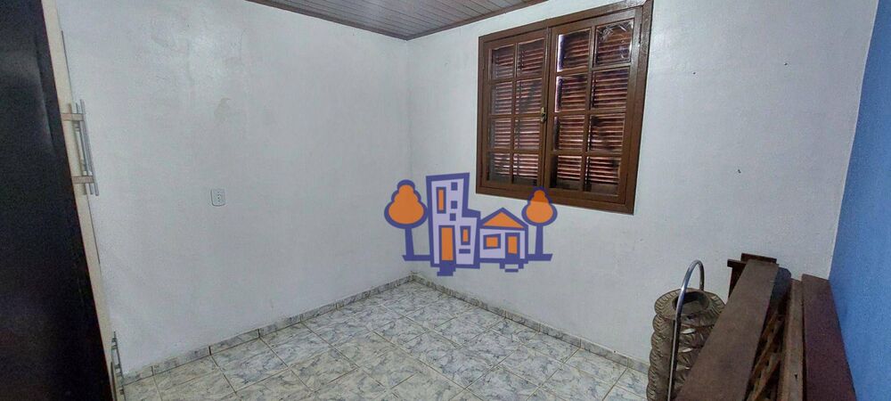 Casa à venda com 2 quartos, 70m² - Foto 2