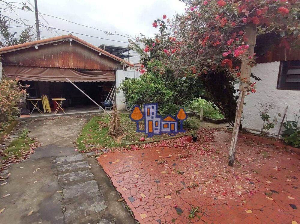 Casa à venda com 4 quartos, 245m² - Foto 2