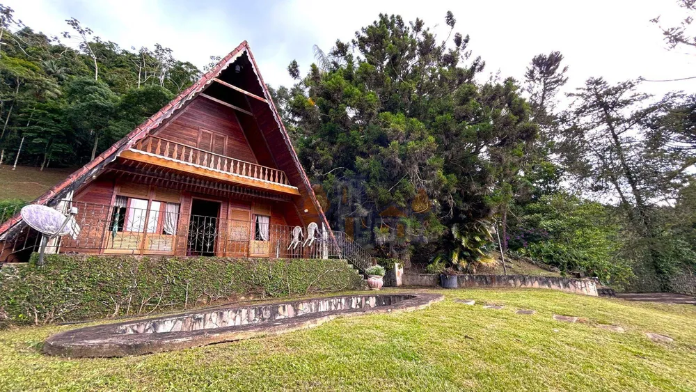 Casa, 3 quartos, 266 m² - Foto 1