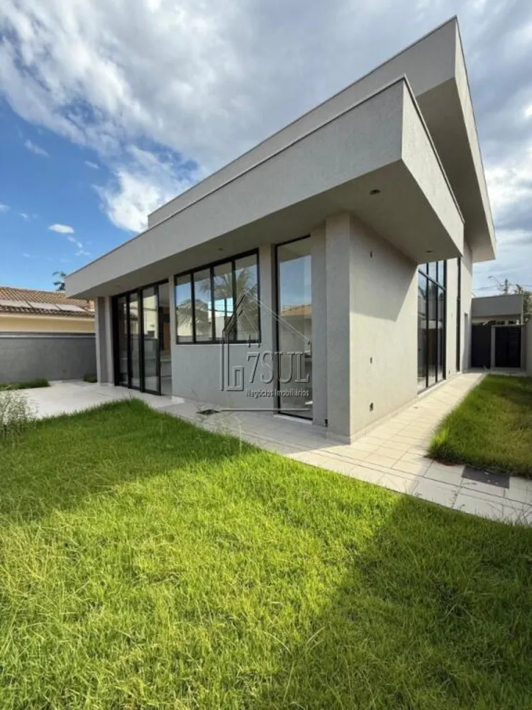 Casa, 3 quartos, 240 m² - Foto 1