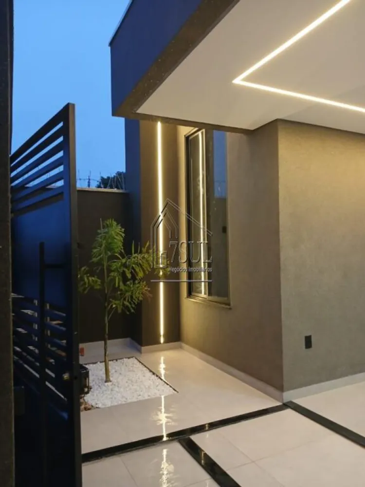 Casa, 3 quartos, 136 m² - Foto 1
