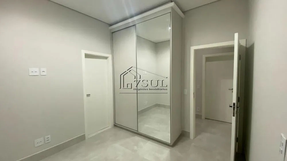 Casa, 3 quartos, 260 m² - Foto 1