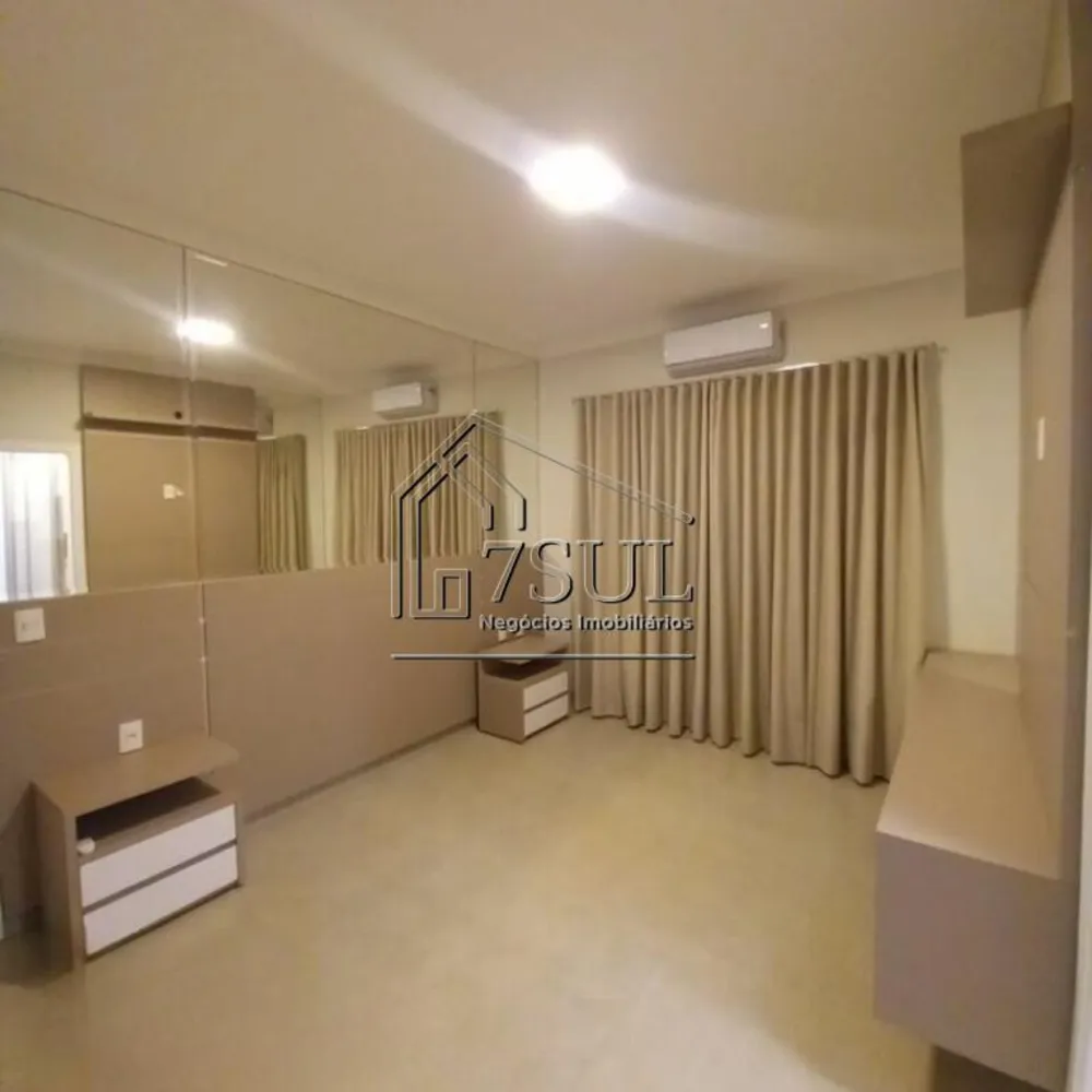 Casa, 3 quartos, 211 m² - Foto 4