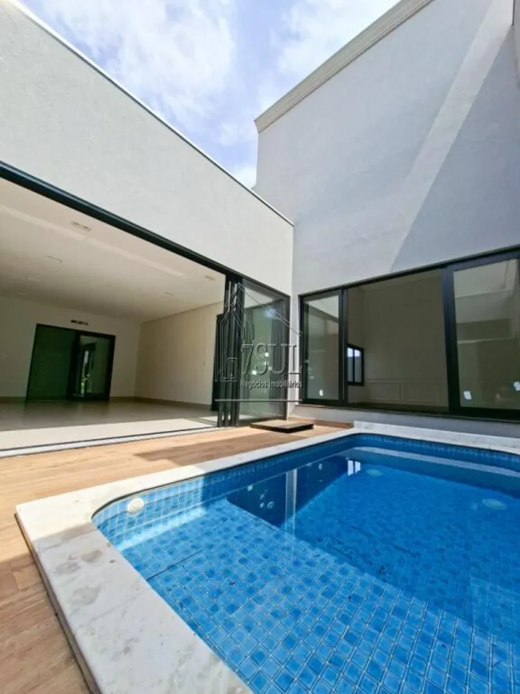 Casa, 4 quartos, 245 m² - Foto 1