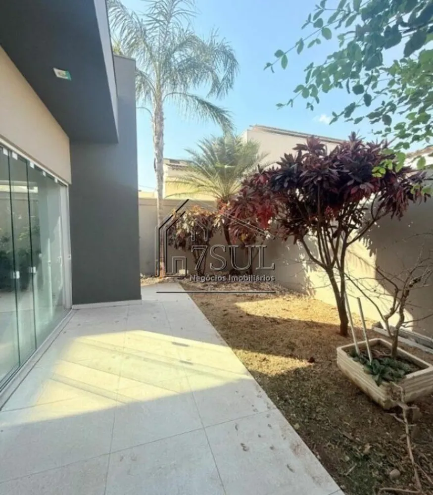 Casa, 3 quartos, 249 m² - Foto 1