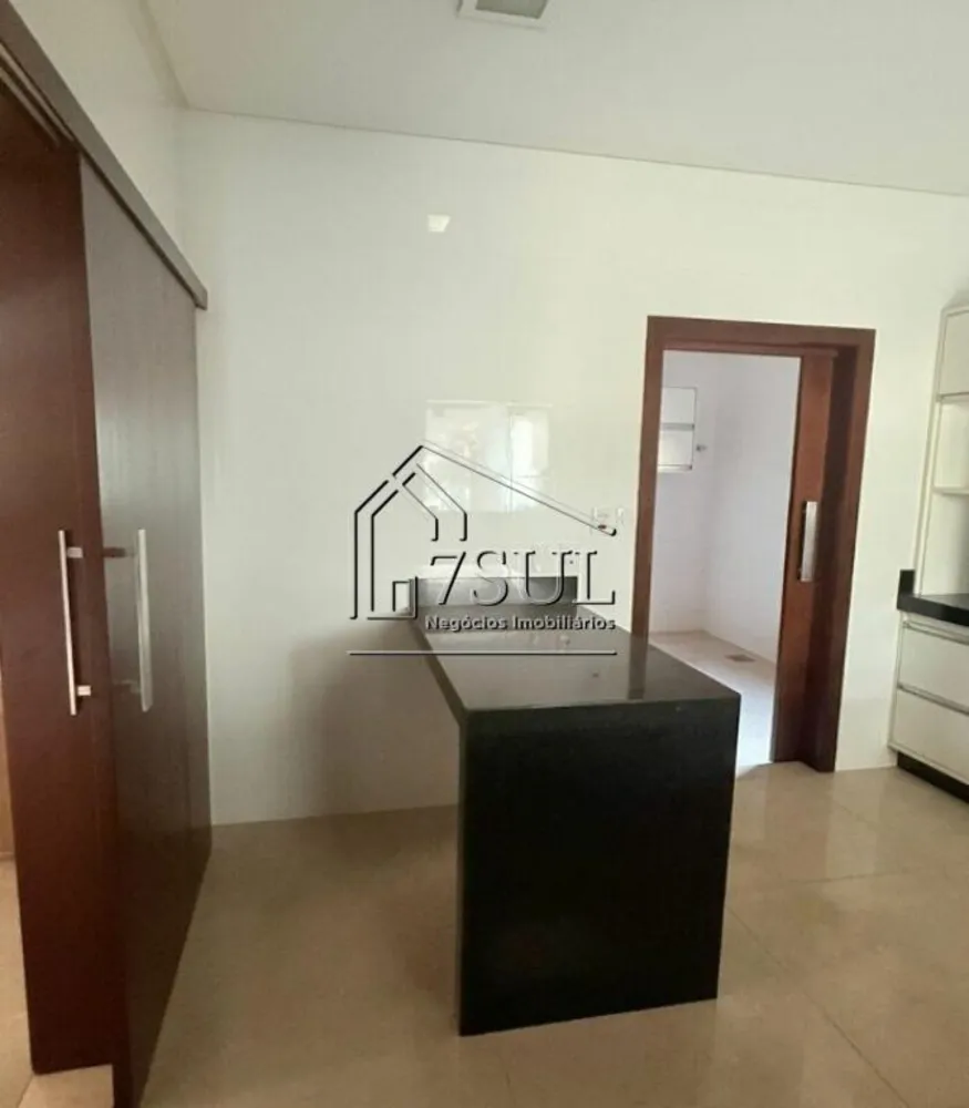 Casa, 3 quartos, 249 m² - Foto 4