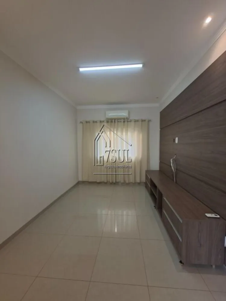 Casa, 4 quartos, 291 m² - Foto 1