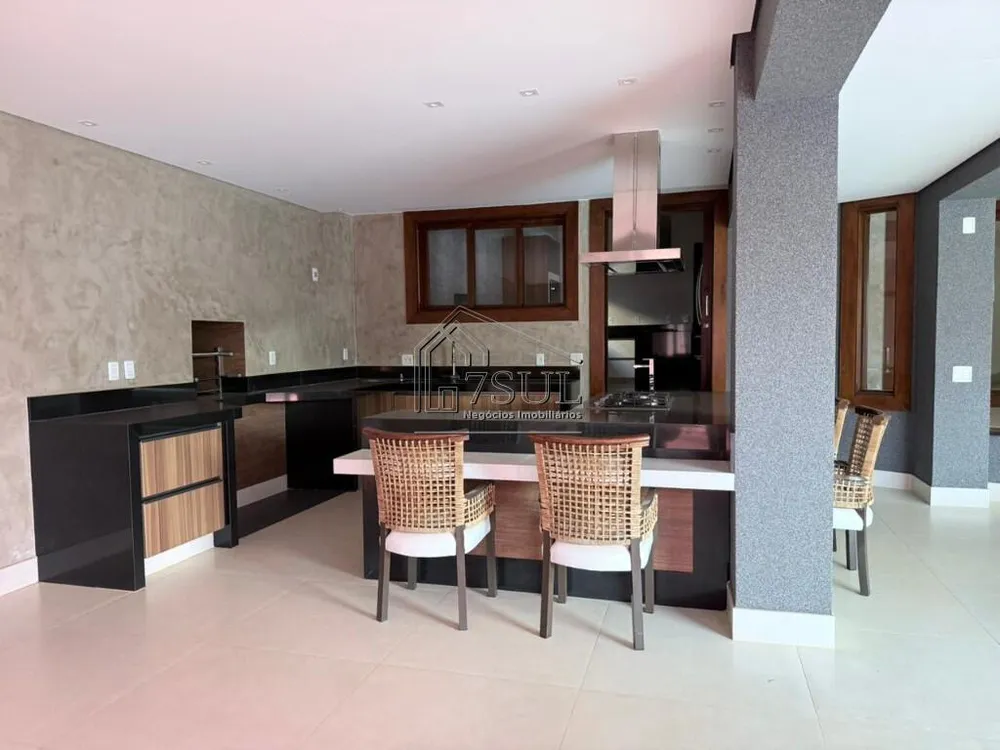 Casa, 3 quartos, 600 m² - Foto 1