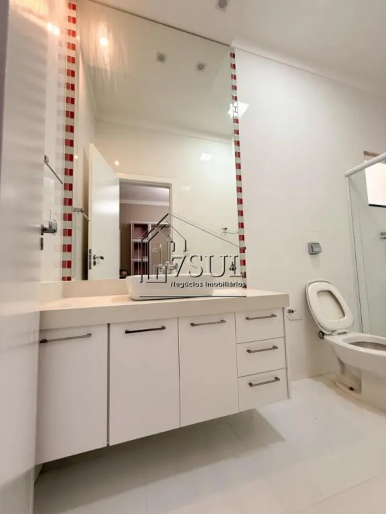 Casa, 3 quartos, 200 m² - Foto 1