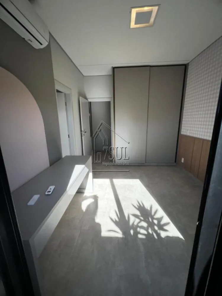 Casa, 4 quartos, 270 m² - Foto 3