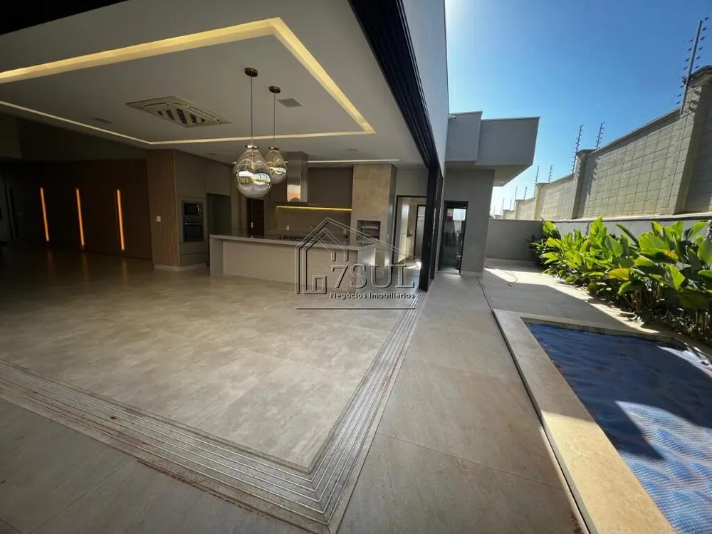 Casa, 4 quartos, 270 m² - Foto 2