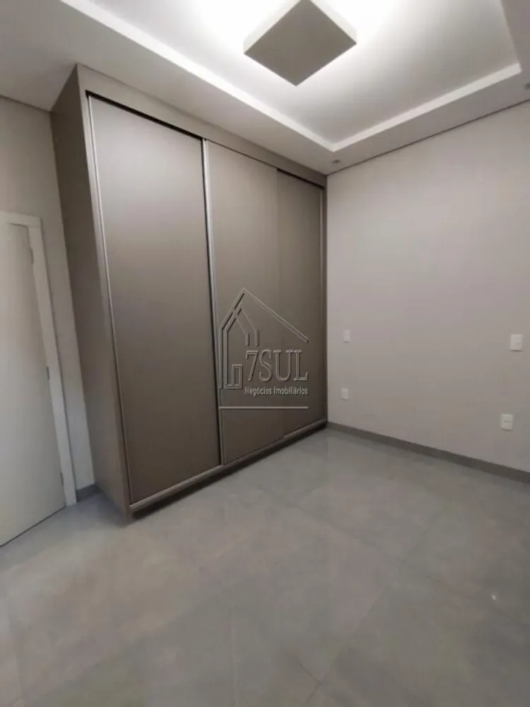 Casa, 3 quartos, 225 m² - Foto 2