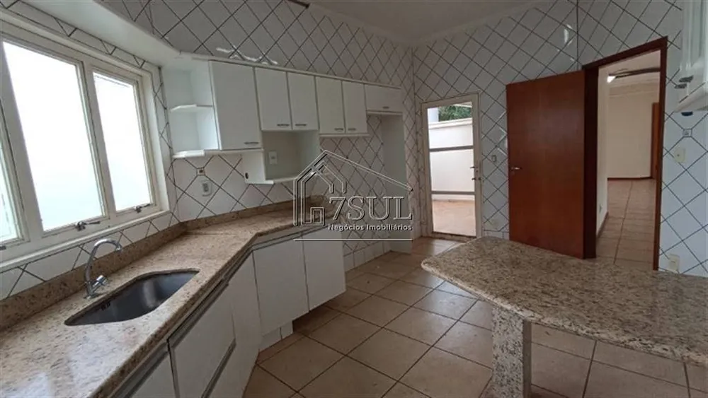 Casa, 3 quartos, 239 m² - Foto 1
