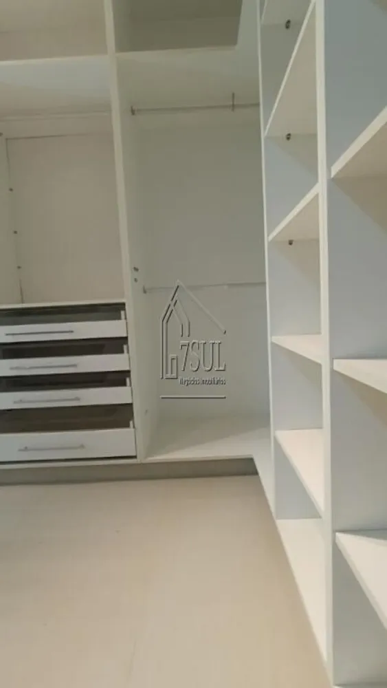 Casa, 3 quartos, 297 m² - Foto 1