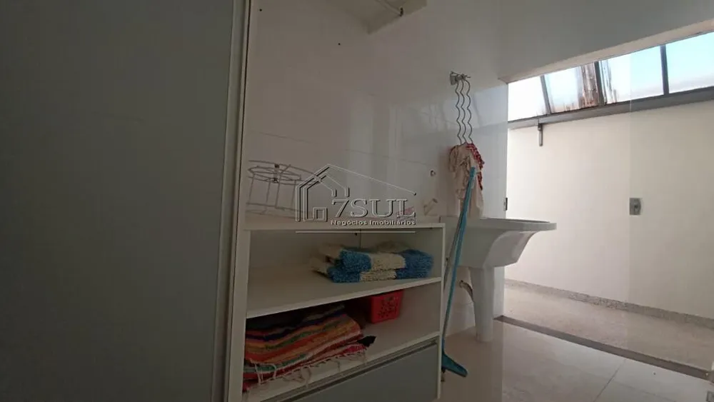 Casa, 3 quartos, 297 m² - Foto 1