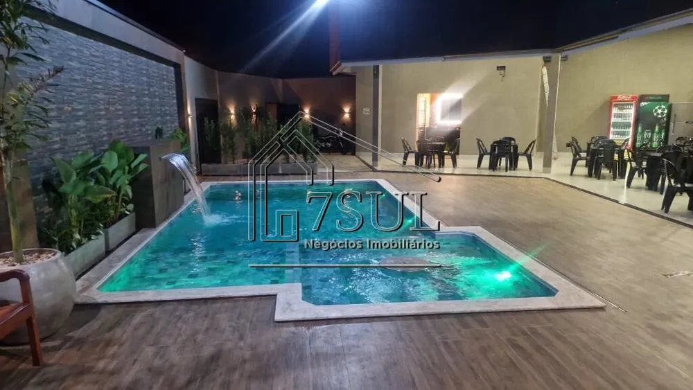 Casa, 2 quartos, 200 m² - Foto 1