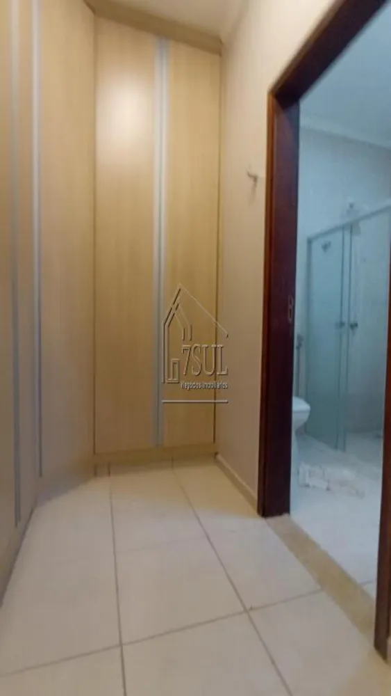 Casa, 3 quartos, 270 m² - Foto 4
