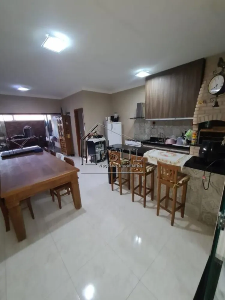 Casa, 3 quartos, 206 m² - Foto 9