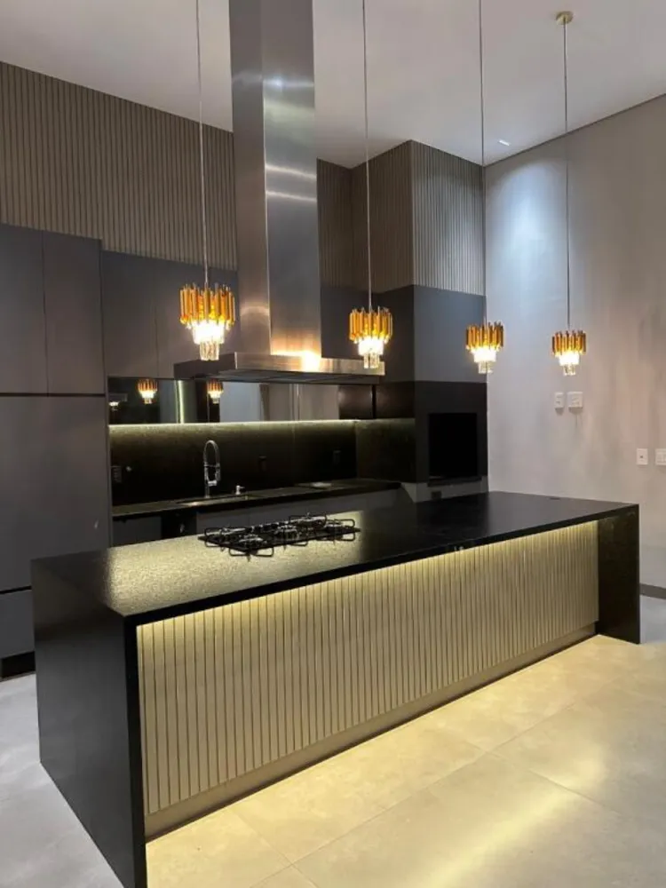 Casa, 3 quartos, 272 m² - Foto 1