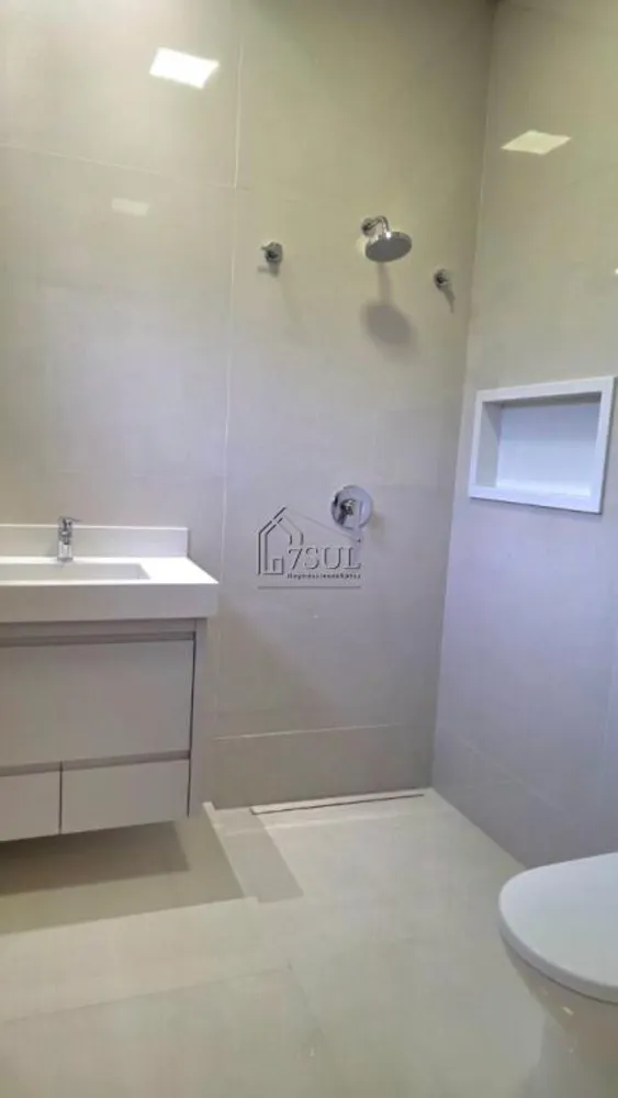Casa, 3 quartos, 212 m² - Foto 4
