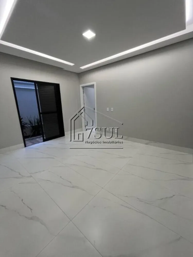 Casa, 3 quartos, 220 m² - Foto 2
