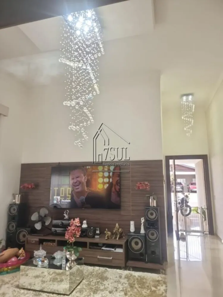 Casa, 3 quartos, 243 m² - Foto 4