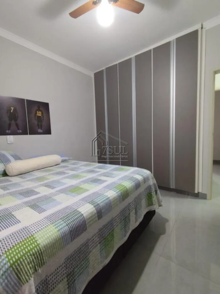 Casa, 3 quartos, 210 m² - Foto 1