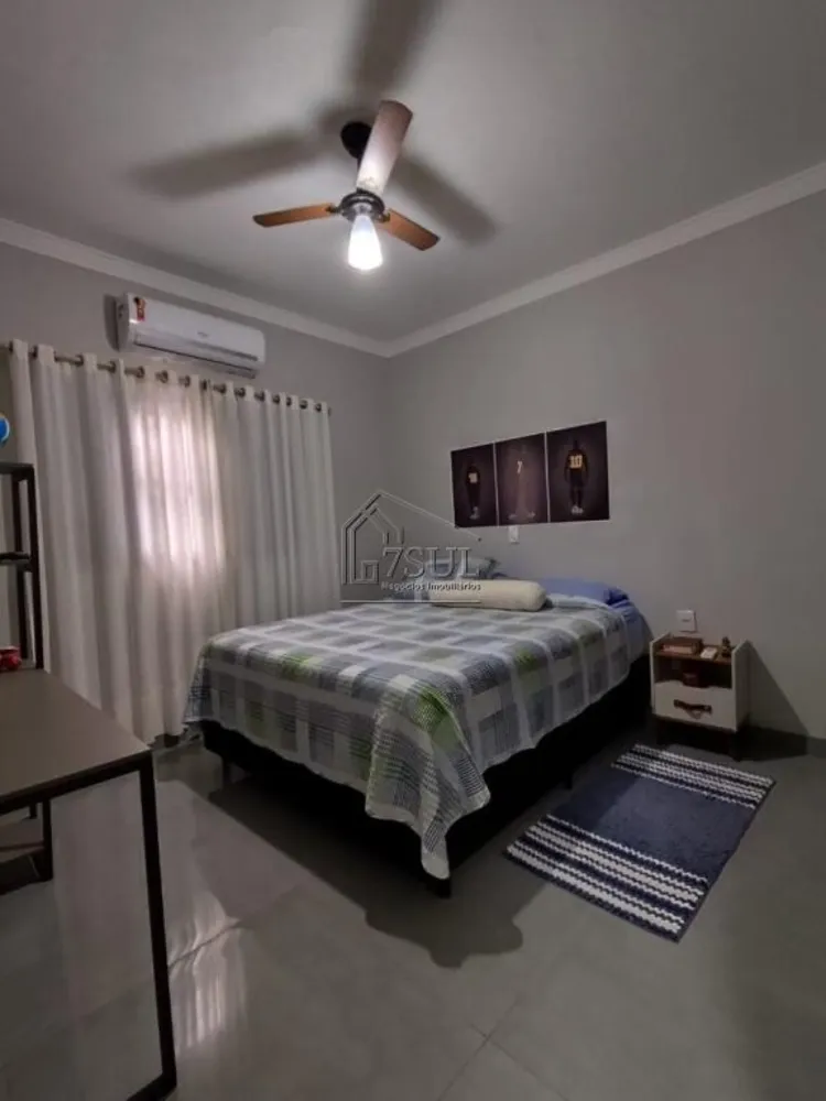 Casa, 3 quartos, 210 m² - Foto 4