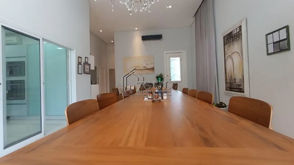 Casa, 3 quartos, 270 m² - Foto 1