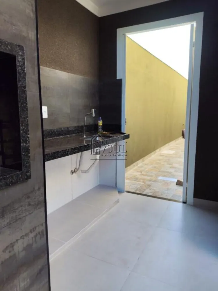 Casa, 4 quartos, 148 m² - Foto 1