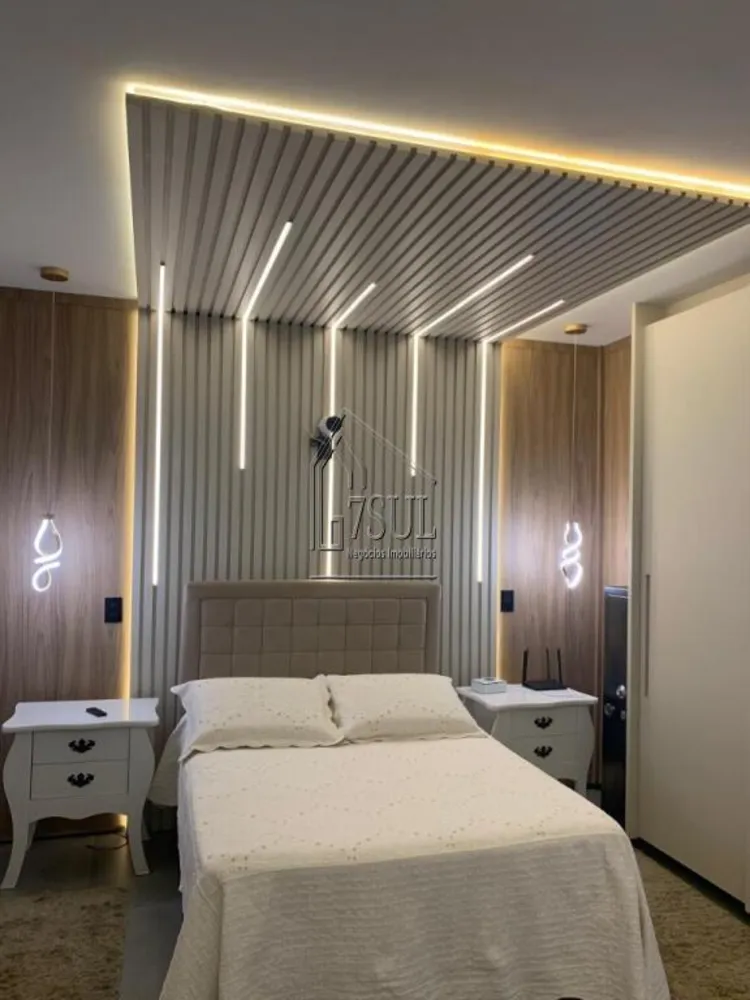 Casa, 3 quartos, 251 m² - Foto 2
